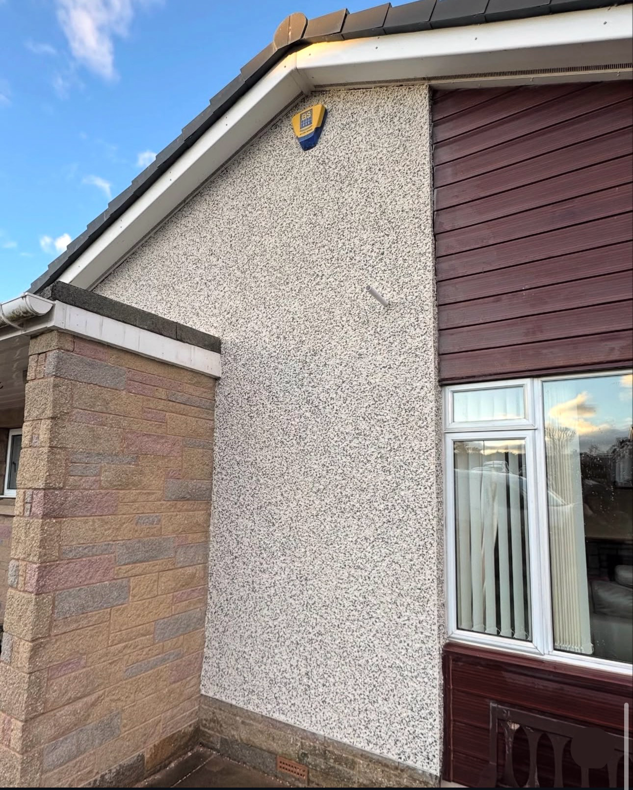 Spar dash gable end finish
