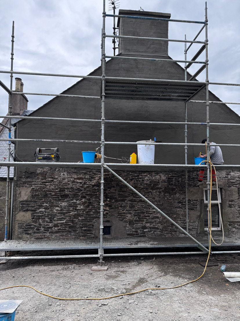 Render in progress — gable scaffold